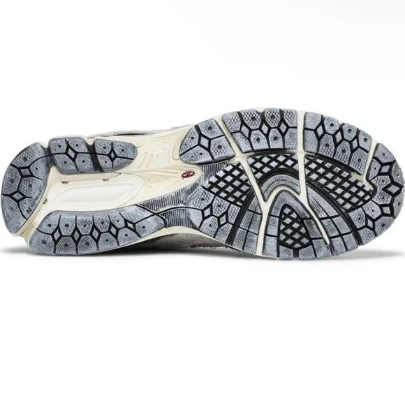 New Balance 2002R 'Rain Cloud - Picture 2 of 6